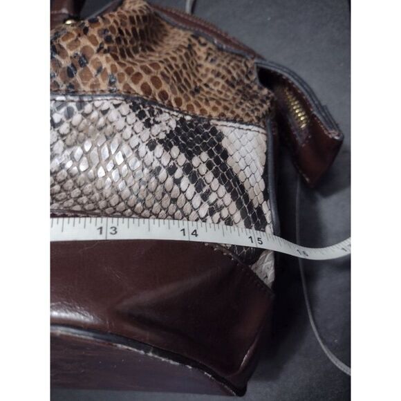 **Final Sale** Cosmopolitan snakeskin pattern shoulder bag - Picture 7 of 7